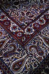 Obrus z Isfahanu mozaika kwiatowa 100x100cm