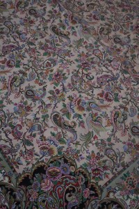 Obrus Termeh 100x100cm kremowy z ptakami 